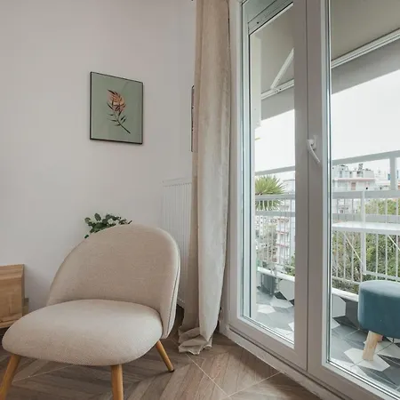 Urban Space Apartment *